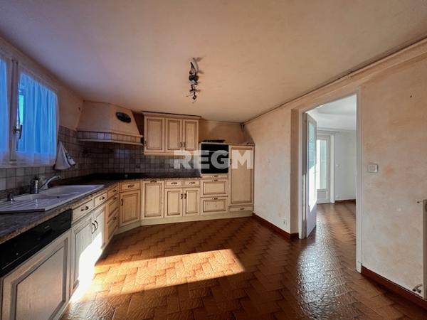 Lescar (64230) Maison de 179 m2 sur un terrain de 1050 m2 - Lescar-