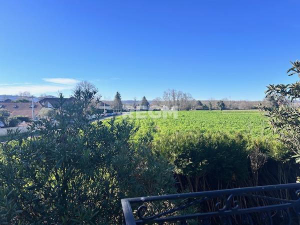 Lescar (64230) Maison de 179 m2 sur un terrain de 1050 m2 - Lescar-