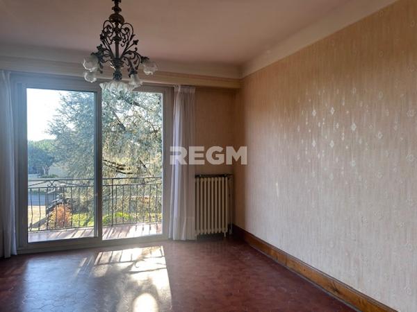 Lescar (64230) Maison de 179 m2 sur un terrain de 1050 m2 - Lescar-