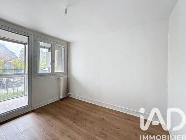 Location appartement 3 pièces 56 m² Saint-Cyr-l'École