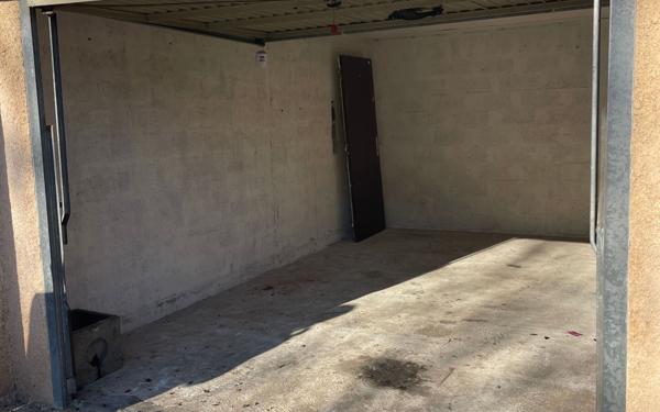 Stationnement à vendre    17 m2 La Seyne-sur-Mer
