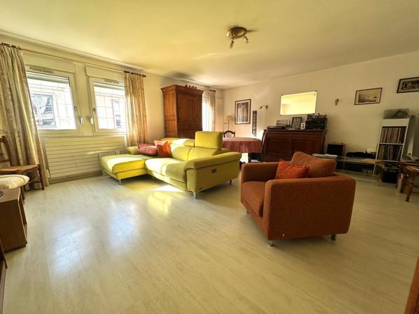 Appartement duplex avec ascenseur et parking.