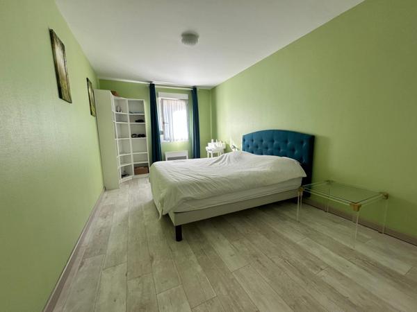 Appartement duplex avec ascenseur et parking.