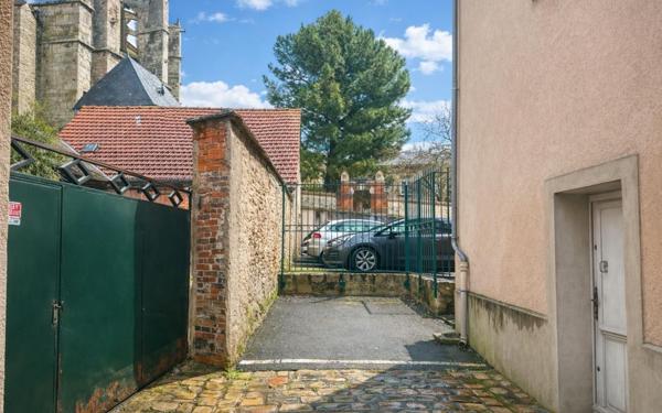 Appartement à vendre    1 pièce •  Gallardon