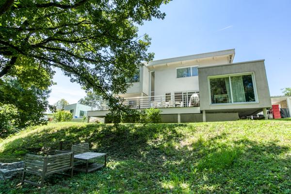 Maison
         7 pièces
        - 175 m² Bien prestige 950 000 € *