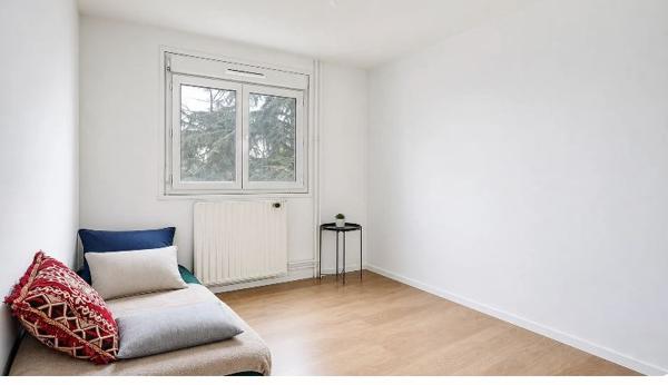 Appartement
         3 pièces
        - 70 m² 187 000 € *