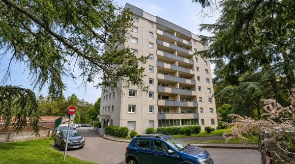 Appartement
         3 pièces
        - 70 m² 187 000 € *