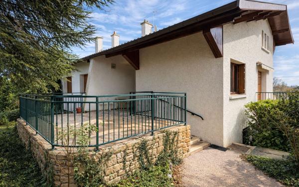 Maison à vendre    8 pièces • 176 m2 Saint-Cyr-au-Mont-d'Or