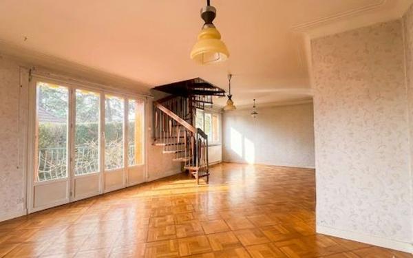 Maison à vendre    8 pièces • 176 m2 Saint-Cyr-au-Mont-d'Or