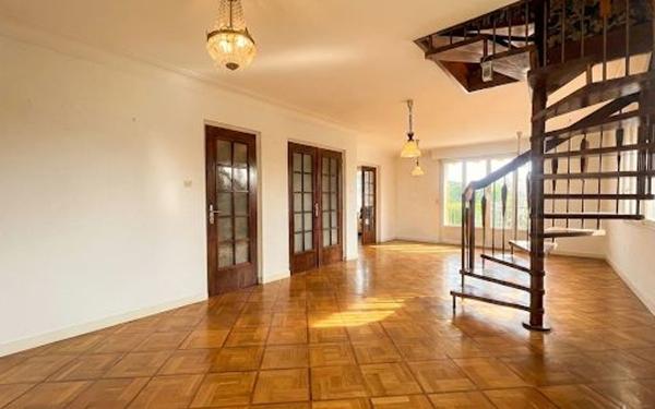 Maison à vendre    8 pièces • 176 m2 Saint-Cyr-au-Mont-d'Or
