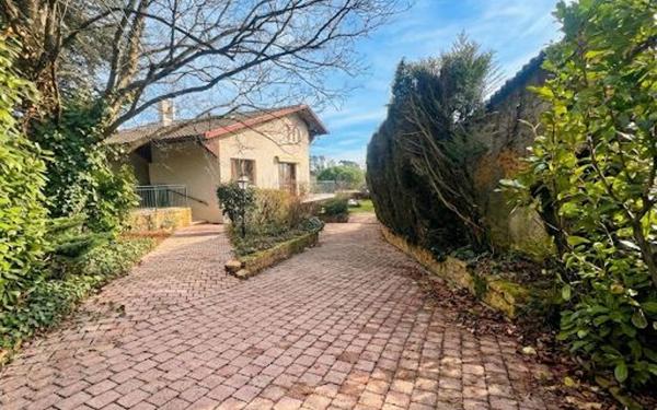 Maison à vendre    8 pièces • 176 m2 Saint-Cyr-au-Mont-d'Or