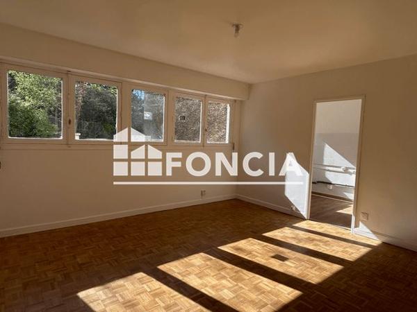 Location Studio 30.5 m² - 16 RUE ROTTEMBOURG Paris 75012