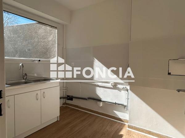 Location Studio 30.5 m² - 16 RUE ROTTEMBOURG Paris 75012