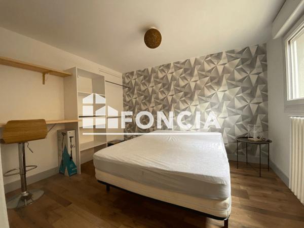 Location Appartement meublé 2 pièces 24.1 m² - 59 RUE DU PETIT TOUR Poitiers 86000