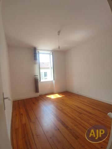 Location appartement Castelnau De Medoc : 783 € - AJP Pauillac Immobilier