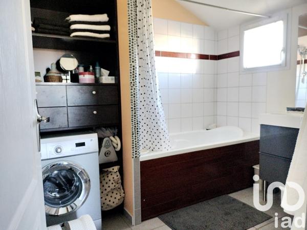 Maison traditionnelle 5 pièces de 90 m² à Châlette-sur-Loing (45120)