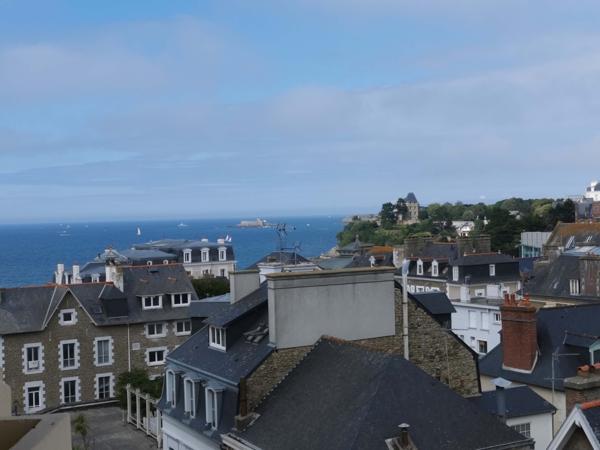 Appartement vue mer dans le centre ville de Dinard