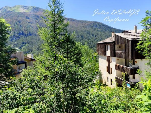 Les Orres – Appartement rénové, vendu meublé, balcon et cave, expo sud-ouest