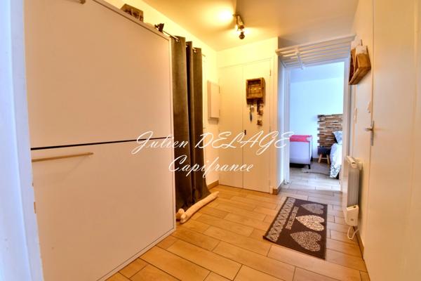 Les Orres – Appartement rénové, vendu meublé, balcon et cave, expo sud-ouest