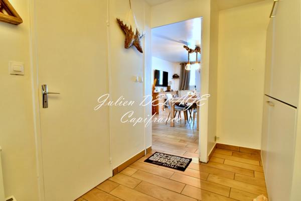 Les Orres – Appartement rénové, vendu meublé, balcon et cave, expo sud-ouest