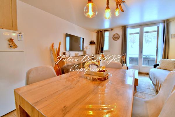 Les Orres – Appartement rénové, vendu meublé, balcon et cave, expo sud-ouest