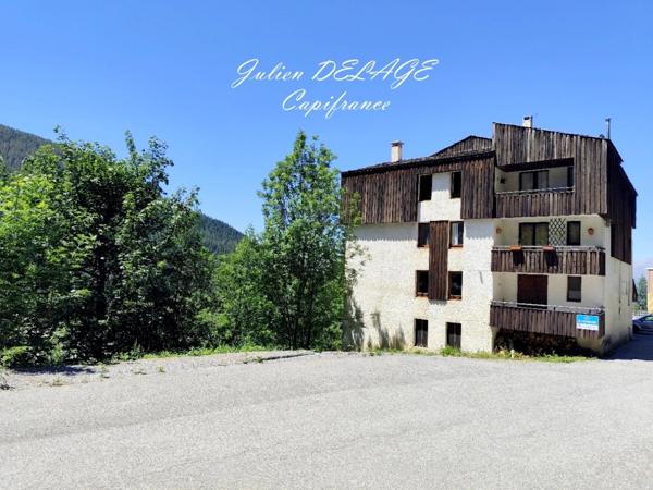Les Orres – Appartement rénové, vendu meublé, balcon et cave, expo sud-ouest