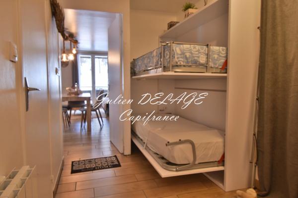 Les Orres – Appartement rénové, vendu meublé, balcon et cave, expo sud-ouest