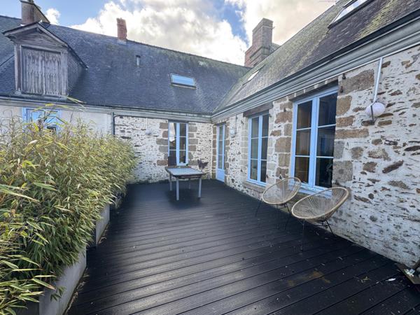 Maison de ville à Ernée de 215 m² Plusieurs Possibilités !