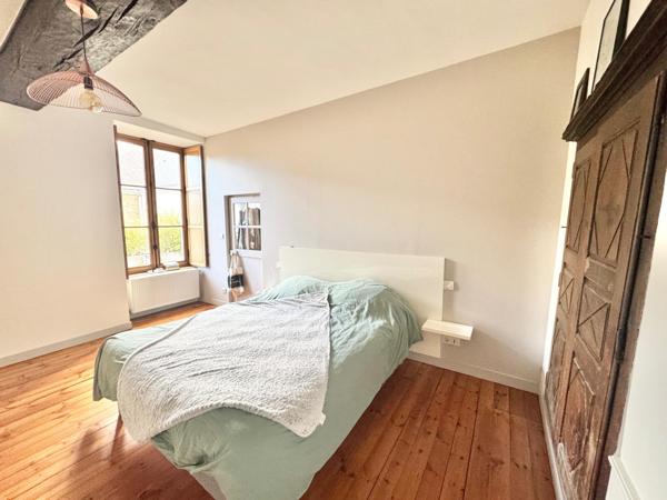 Maison de ville à Ernée de 215 m² Plusieurs Possibilités !