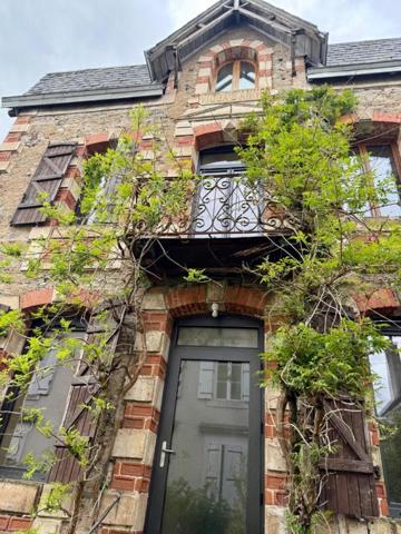 Maison 1900 avec Rooftop et 4 chambres - Allassac