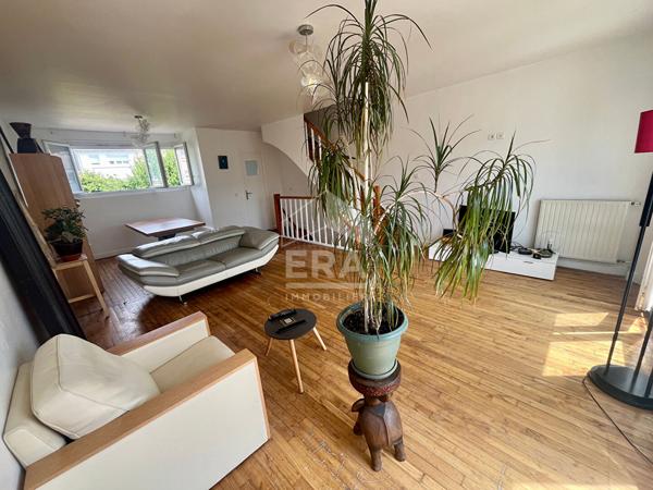 Maison familiale avec jardin et prestations de qualité à Villepreux