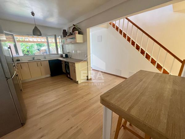 Maison familiale avec jardin et prestations de qualité à Villepreux