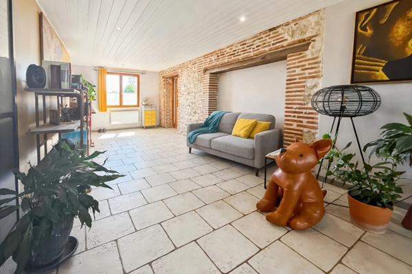 VALENCE D’AGEN – Maison 127 m² – Lumineuse – Espaces Atypiques – Terrasse -Jardin et Double Garage