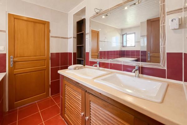 VALENCE D’AGEN – Maison 127 m² – Lumineuse – Espaces Atypiques – Terrasse -Jardin et Double Garage