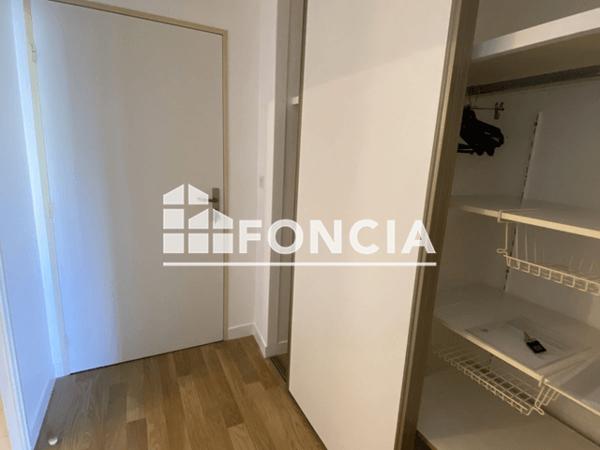 Location Studio 31.4 m² - 40 RUE DU BALLON St Jean Le Blanc 45650