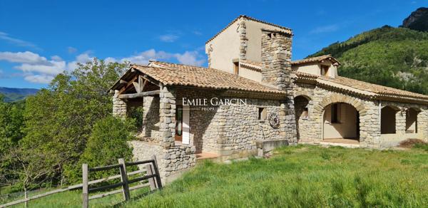 A vendre - Domaine à fort potentiel - Proche de Sisteron