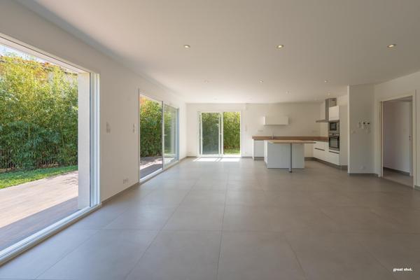 Maison contemporaine de plain-pied – 127 m² – Lespinasse