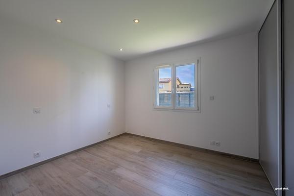 Maison contemporaine de plain-pied – 127 m² – Lespinasse