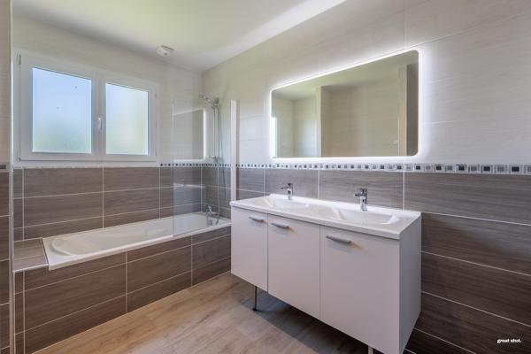 Maison contemporaine de plain-pied – 127 m² – Lespinasse