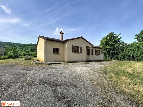 Maison de plain-pied – 3 chambres – Double garage – Environnement calme