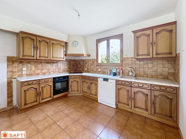 Maison de plain-pied – 3 chambres – Double garage – Environnement calme