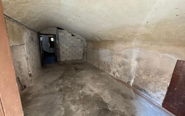 Immeuble à vendre    3 pièces •  Saint-Ambroix