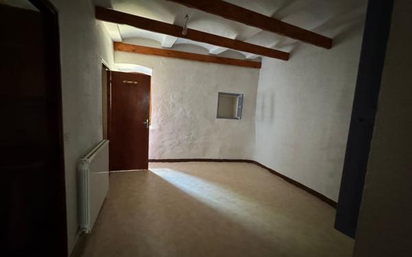 Immeuble à vendre    3 pièces •  Saint-Ambroix