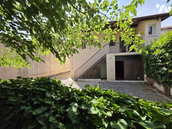 Maison en pisé - résidence principale + investissement locatif – Meyzieu Centre