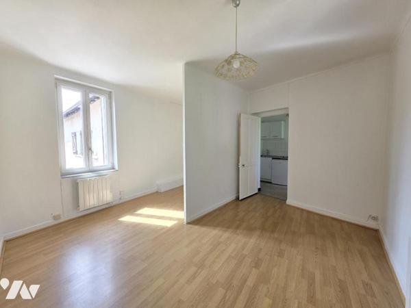 Maison en pisé - résidence principale + investissement locatif – Meyzieu Centre