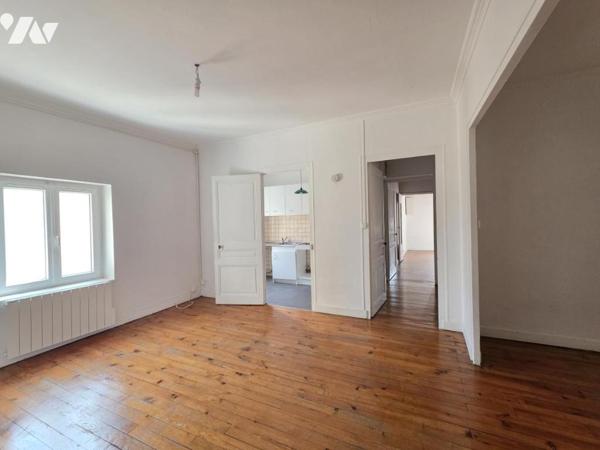 Maison en pisé - résidence principale + investissement locatif – Meyzieu Centre