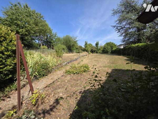 Maison en pisé - résidence principale + investissement locatif – Meyzieu Centre