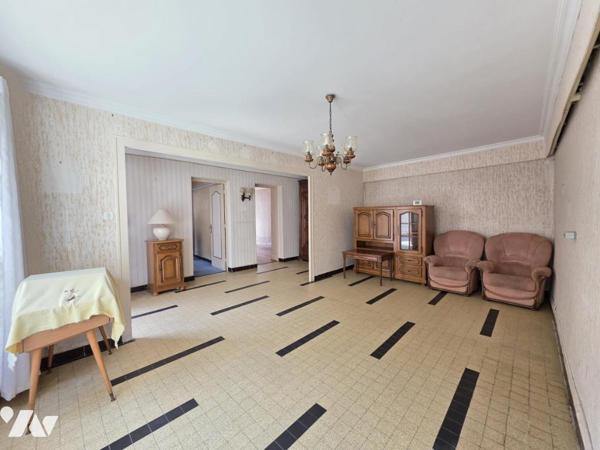 Maison en pisé - résidence principale + investissement locatif – Meyzieu Centre