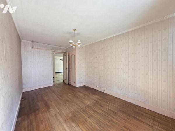 Maison en pisé - résidence principale + investissement locatif – Meyzieu Centre