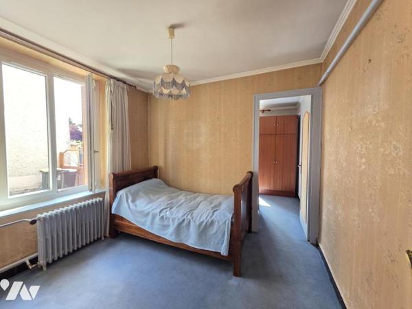 Maison en pisé - résidence principale + investissement locatif – Meyzieu Centre